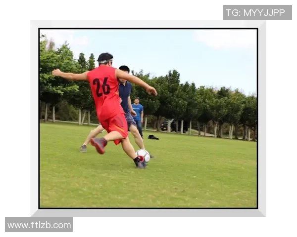 足球明星瓦萨琪的传奇人生与赛场风采全景揭秘