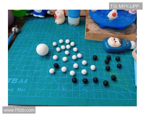 轻粘土创作足球明星形象展现运动魅力与艺术结合之美